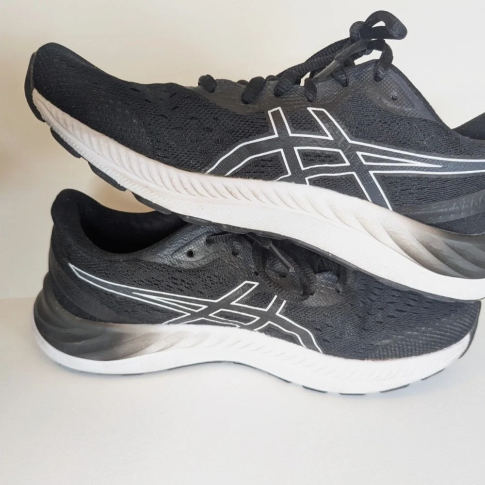 Asics Gel-Excite 8 SNEAKERS SZ 8 Black White Women Running Shoes - Picture 8 of 8